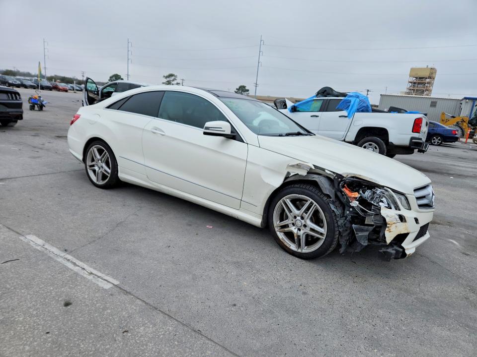 Фото 4 с аукциона – 2011 MERCEDES-BENZ E550 с VIN WDDKJ7CB1BF068535