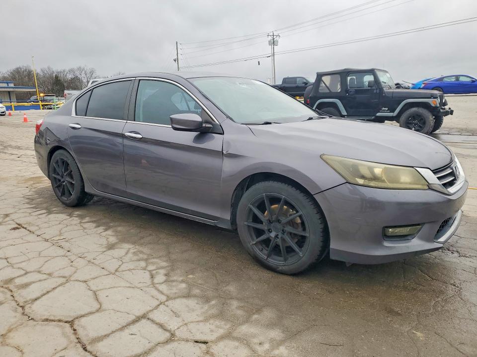 Photo 4 from auction – 2015 HONDA ACCORD with VIN 1HGCR2F54FA061020