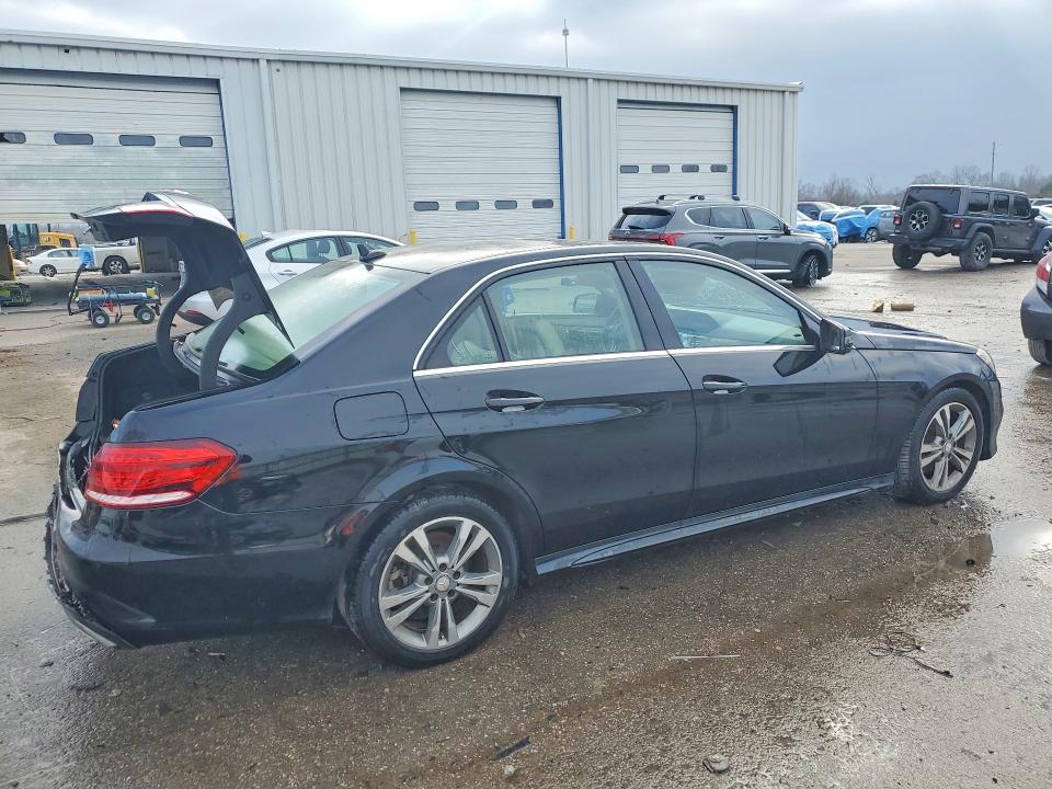 Photo 3 from auction – 2015 MERCEDES-BENZ E with VIN WDDHF5KB2FB088940