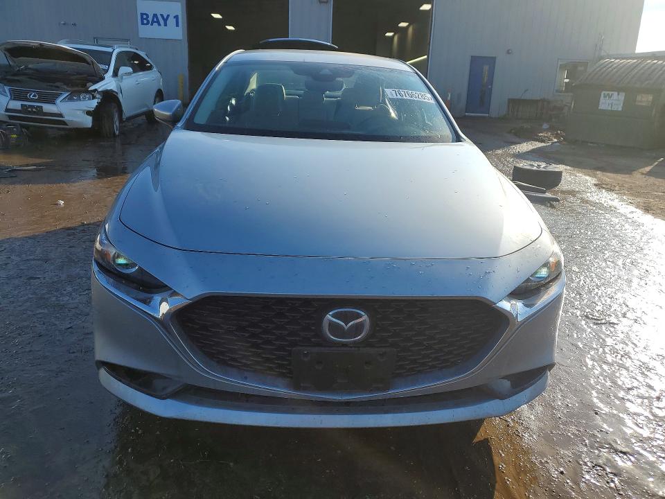 Photo 5 from auction – 2019 MAZDA 3 SELECT with VIN JM1BPBAM0K1117298