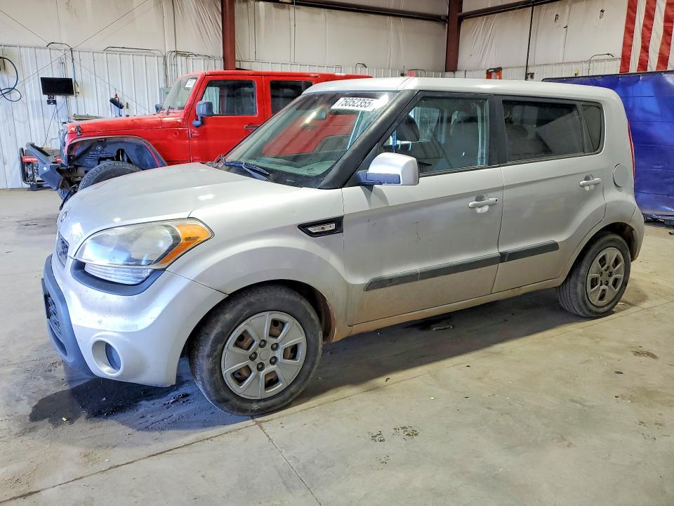 KIA SOUL 2013 with VIN KNDJT2A57D7775717 - Photo from auction