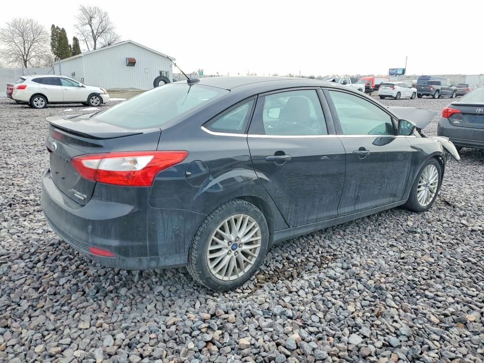 Photo 3 from auction – 2013 FORD FOCUS with VIN 1FADP3J23DL156882