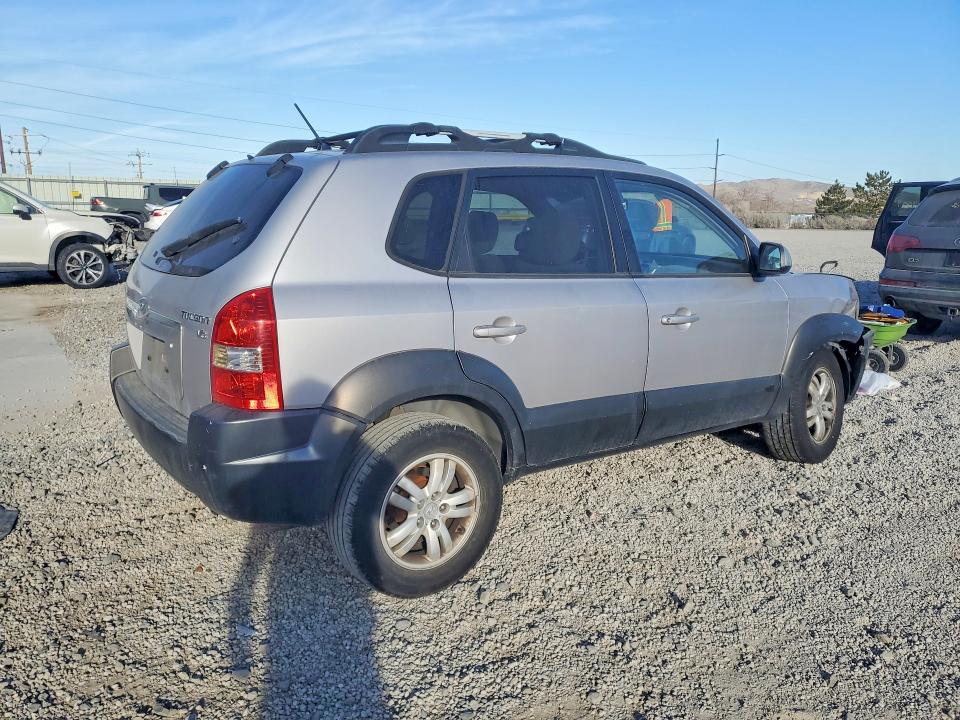 Photo 3 from auction – 2006 HYUNDAI TUCSON GLS with VIN KM8JN72D66U292264