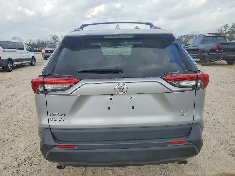 Photo 6 from auction – 2022 TOYOTA RAV4 with VIN 2T3P1RFV4NW313428
