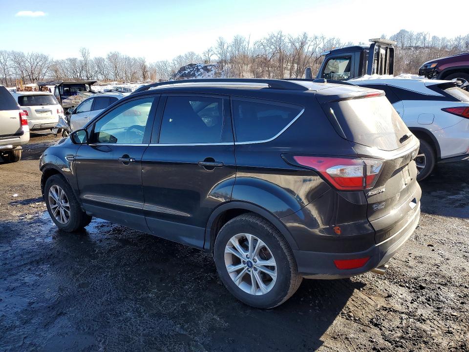 Photo 2 from auction – 2018 FORD ESCAPE with VIN 1FMCU9GD6JUA73992