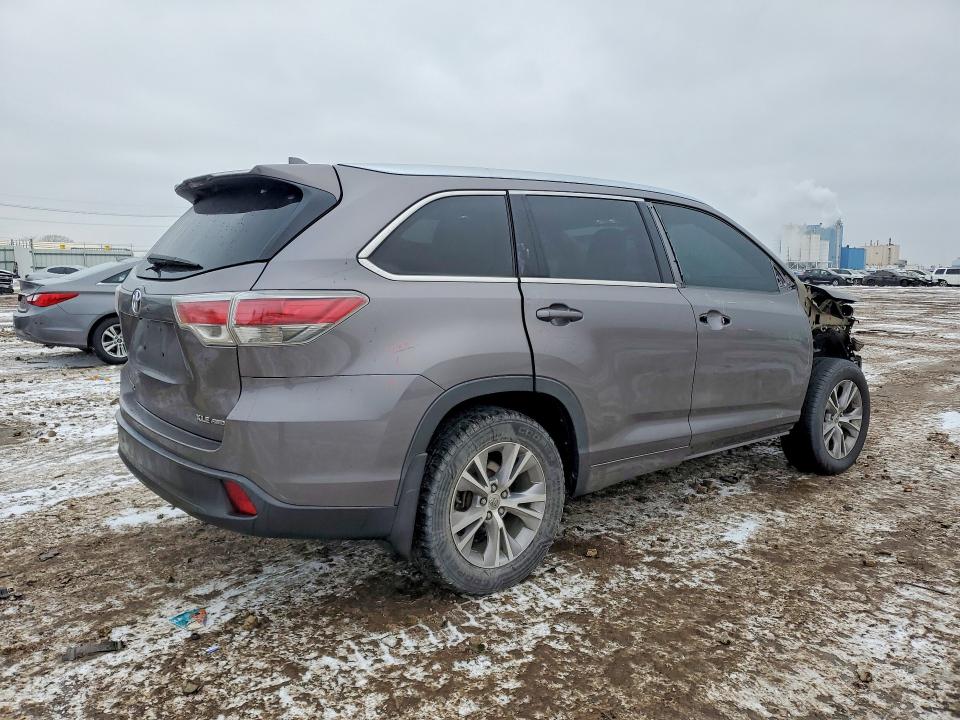 Photo 3 from auction – 2015 TOYOTA HIGHLANDER with VIN 5TDJKRFH9FS180066