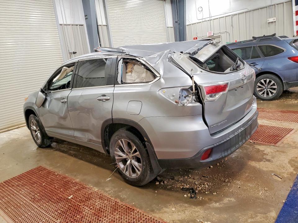 Photo 2 from auction – 2014 TOYOTA HIGHLANDER with VIN 5TDJKRFH4ES025262