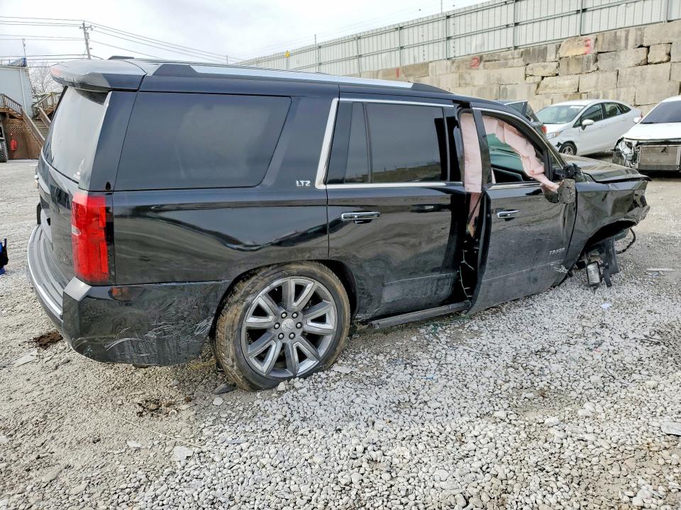 Photo 3 from auction – 2016 CHEVROLET TAHOE with VIN 1GNSKCKC4GR199353
