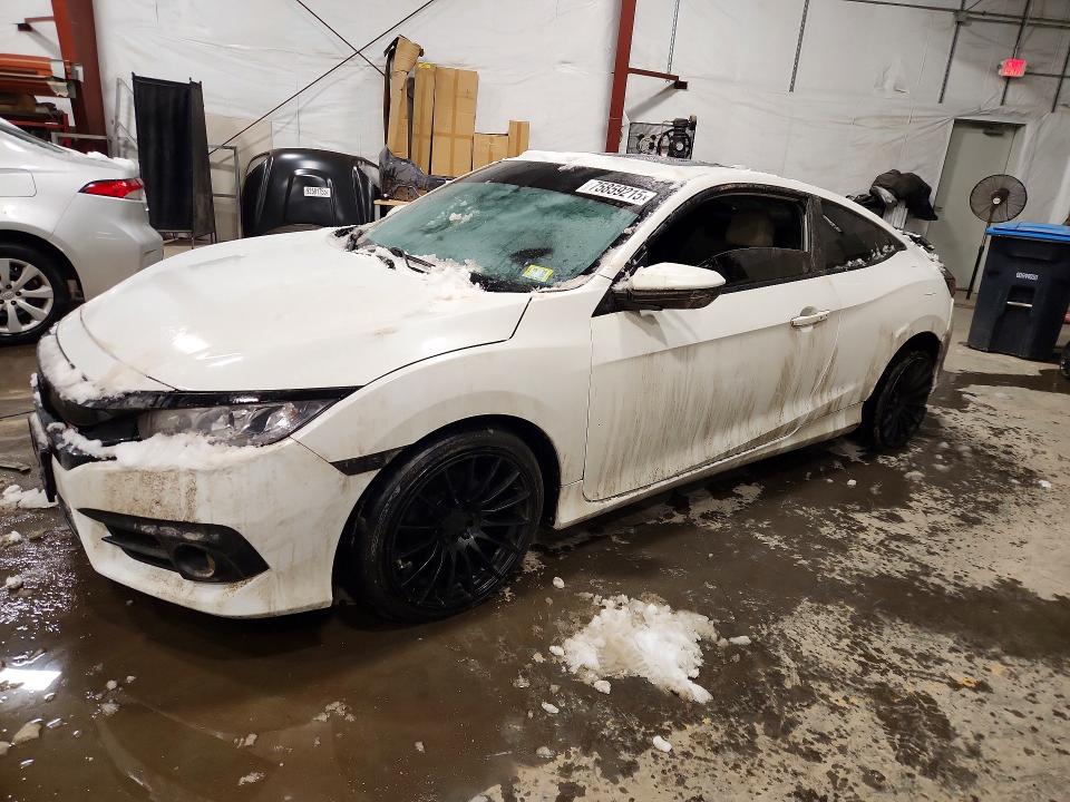 HONDA CIVIC 2016 مع رقم تعريف المركبة 2HGFC3B73GH361145 - صورة من المزاد