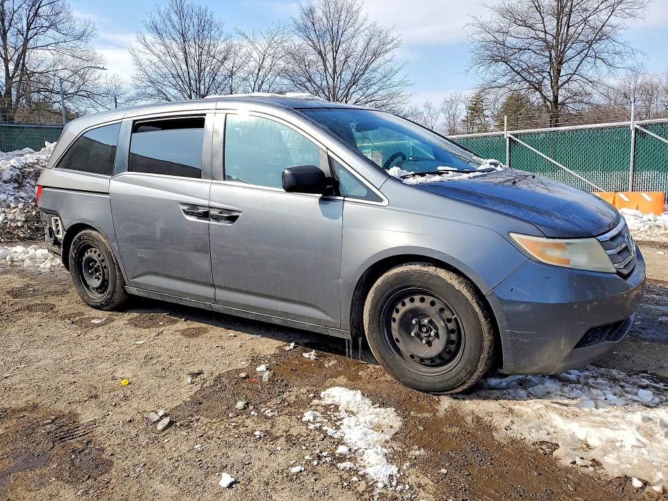 Photo 4 from auction – 2011 HONDA ODYSSEY with VIN 5FNRL5H2XBB098525