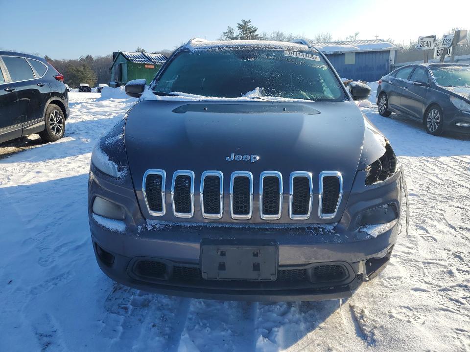 Photo 5 from auction – 2017 JEEP CHEROKEE with VIN 1C4PJMCS3HW666696