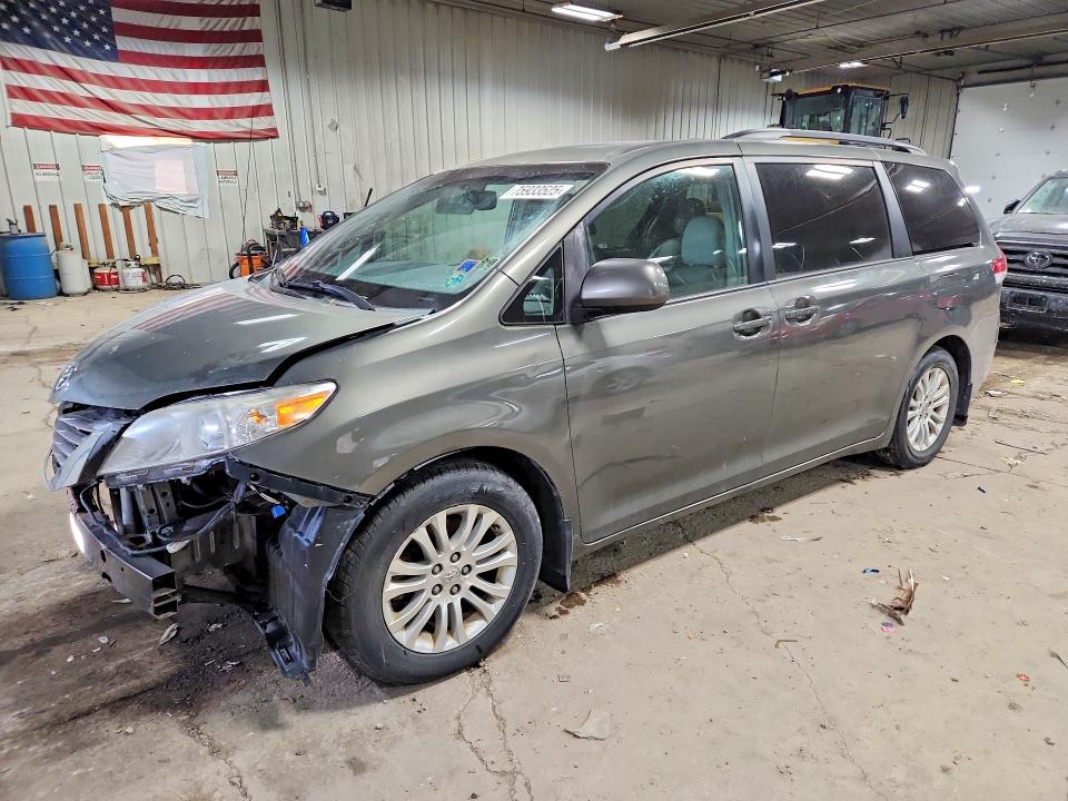 Photo 1 from auction – 2012 TOYOTA SIENNA XLE with VIN 5TDYK3DC6CS260844