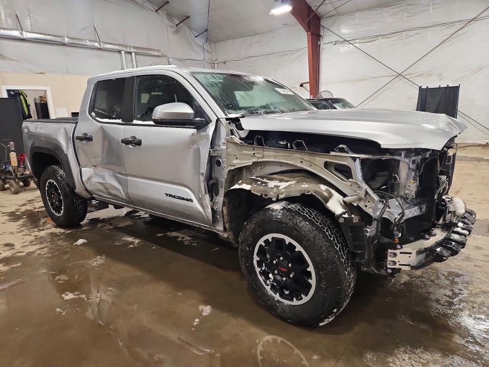 Photo 4 from auction – 2024 TOYOTA TACOMA with VIN 3TMLB5JN2RM085013