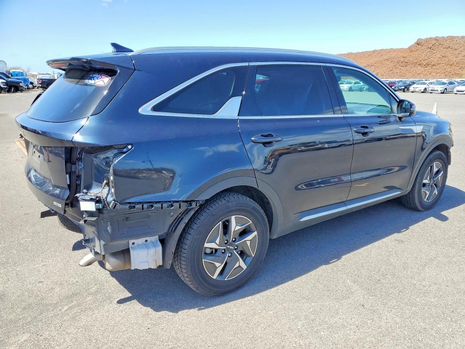 Photo 3 from auction – 2023 KIA SORENTO with VIN KNDRH4LG6P5229022