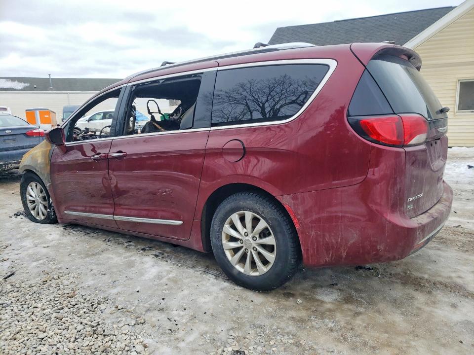 Photo 2 from auction – 2019 CHRYSLER PACIFICA T with VIN 2C4RC1BG9KR613063