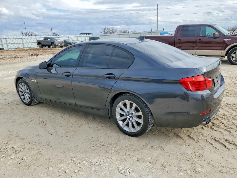 Photo 2 from auction – 2011 BMW 528 I with VIN WBAFR1C58BC747390