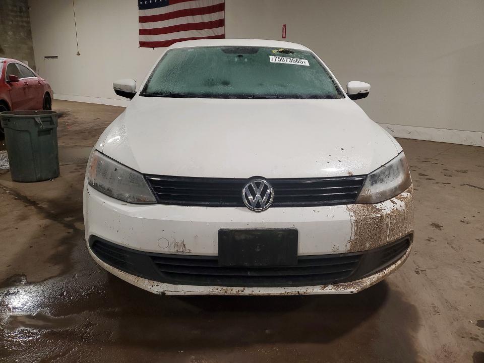 Photo 5 from auction – 2011 VOLKSWAGEN JETTA SE with VIN 3VWDZ7AJ9BM012989