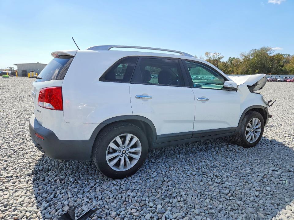Photo 3 from auction – 2011 KIA SORENTO with VIN 5XYKU4A20BG010643