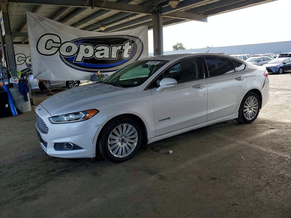 FORD FUSION 2015 with VIN 3FA6P0LU5FR253575 - Photo from auction