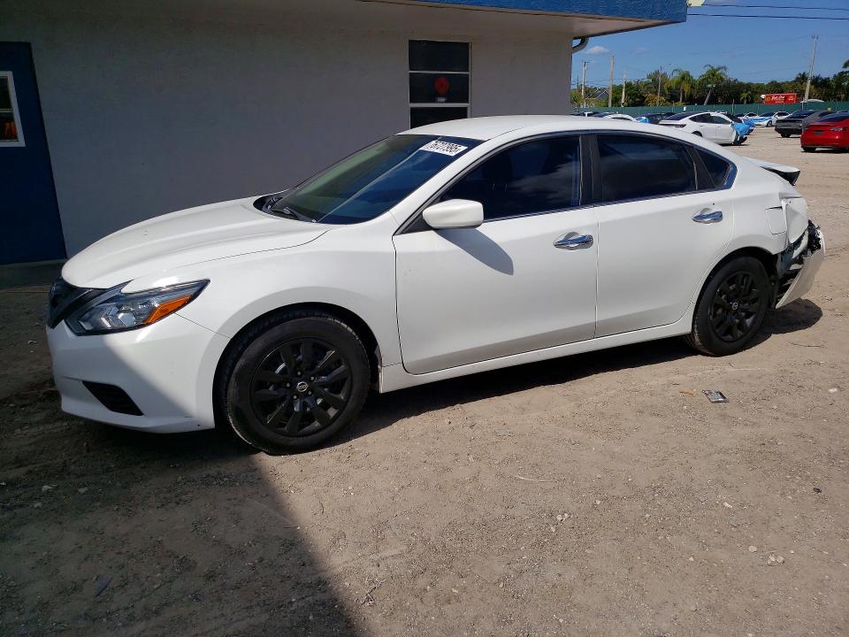 NISSAN ALTIMA 2016 with VIN 1N4AL3AP3GN368796 - Photo from auction