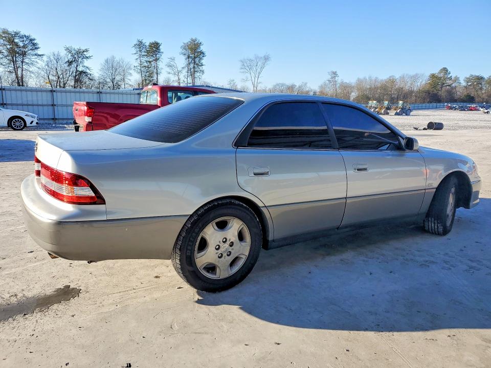 Photo 3 from auction – 2000 LEXUS ES 300 with VIN JT8BF28G1Y0273947