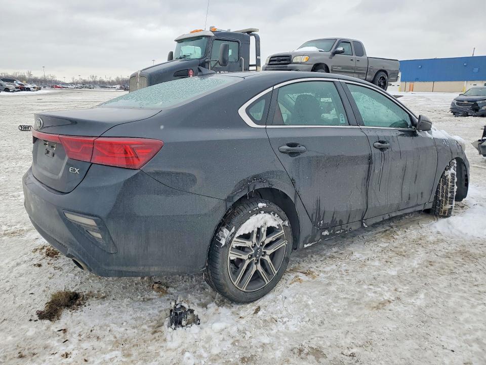 Photo 3 from auction – 2021 KIA FORTE with VIN 3KPF54AD5ME337703
