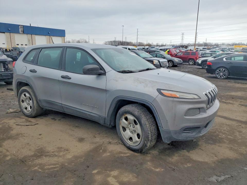 Photo 4 from auction – 2015 JEEP CHEROKEE S with VIN 1C4PJMAB0FW546256