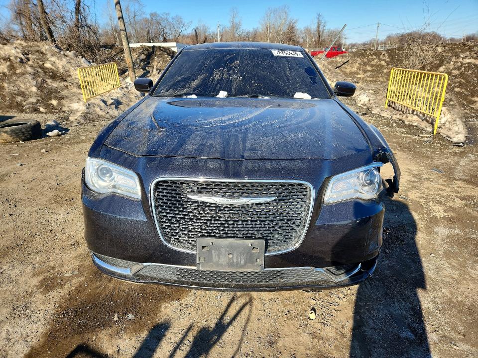 Photo 5 from auction – 2016 CHRYSLER 300 with VIN 2C3CCAAG5GH243769