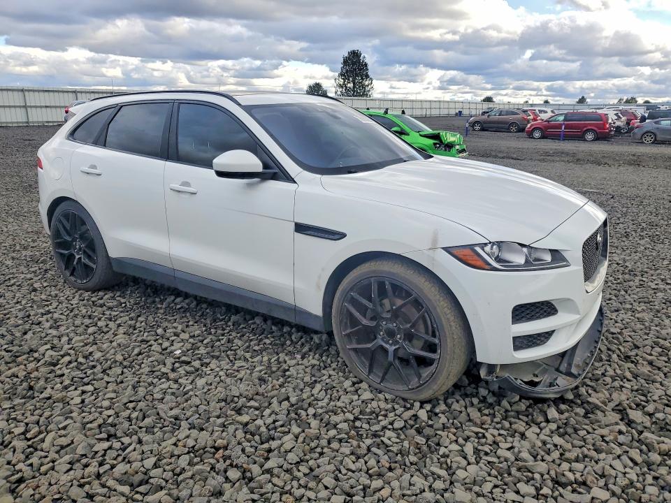 Photo 4 from auction – 2017 JAGUAR F-PACE PRE with VIN SADCJ2BN4HA896165