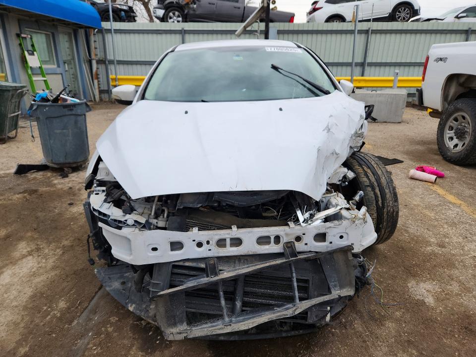 Photo 5 from auction – 2016 FORD FOCUS with VIN 1FADP3F25GL225617