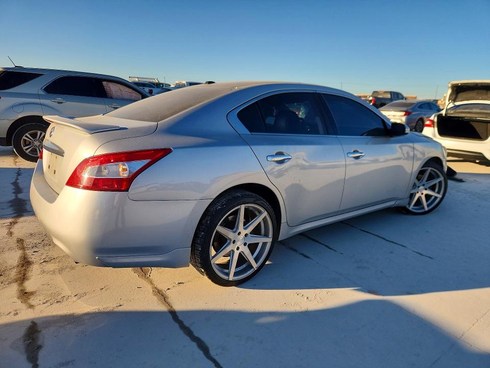 Photo 3 from auction – 2011 NISSAN MAXIMA with VIN 1N4AA5AP6BC835411