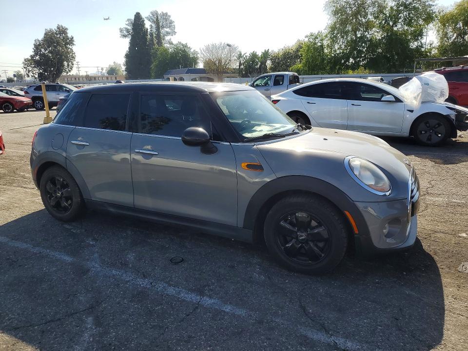 Photo 4 from auction – 2016 MINI COOPER with VIN WMWXU1C56G2D10412