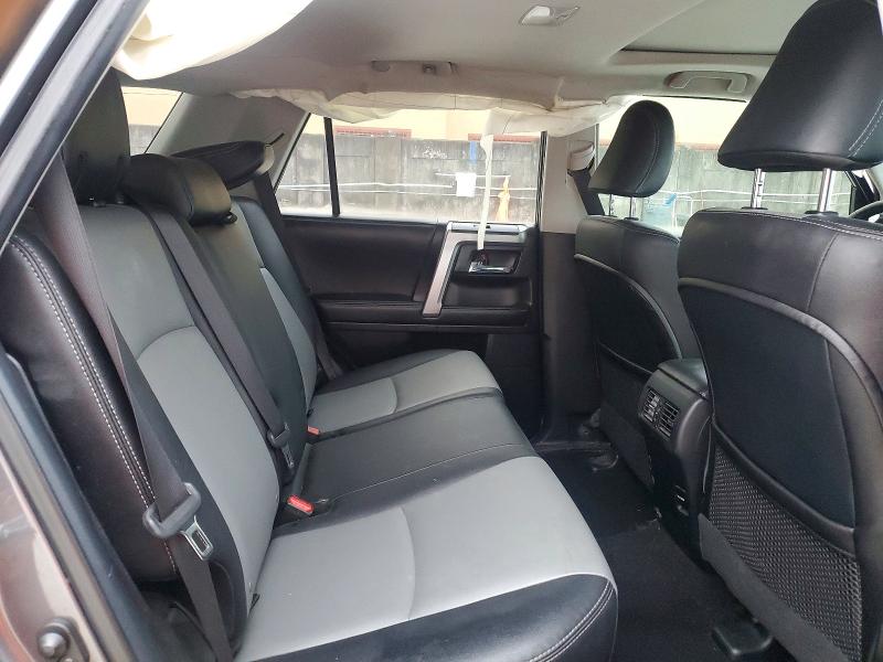 Фото 11 с аукциона – 2018 TOYOTA 4RUNNER с VIN JTEBU5JRXJ5490406