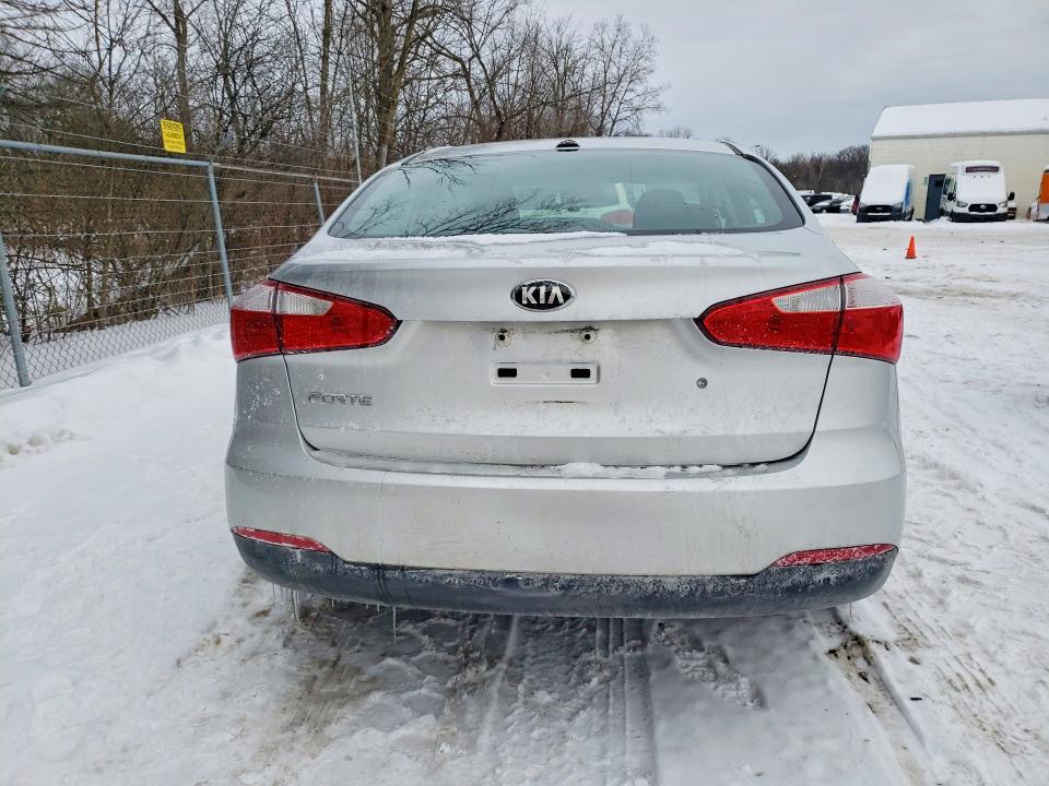 Photo 6 from auction – 2014 KIA FORTE LX with VIN KNAFK4A66E5125557