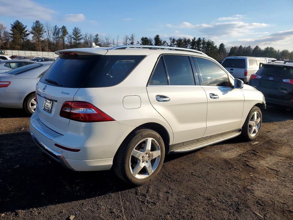 Photo 3 from auction – 2015 MERCEDES-BENZ ML 400 4MA with VIN 4JGDA5GB9FA459755