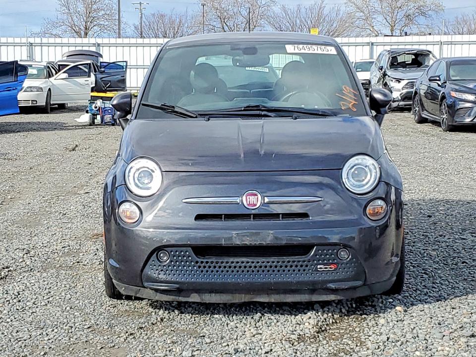 Photo 5 from auction – 2017 FIAT 500 with VIN 3C3CFFGE3HT561683