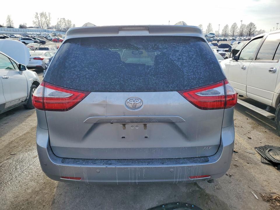 Фото 6 с аукциона – 2017 TOYOTA SIENNA с VIN 5TDYZ3DC7HS802178