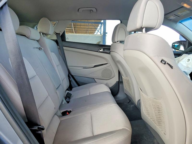 Photo 10 from auction – 2018 HYUNDAI TUCSON SEL with VIN KM8J33A48JU725866