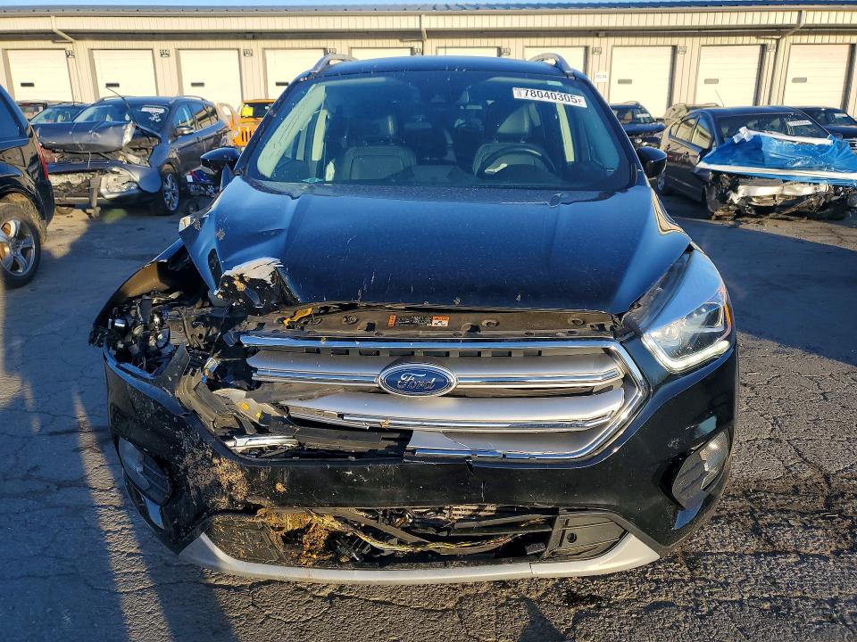 Foto 5 de la subasta – 2017 FORD ESCAPE con VIN 1FMCU9J94HUB76911