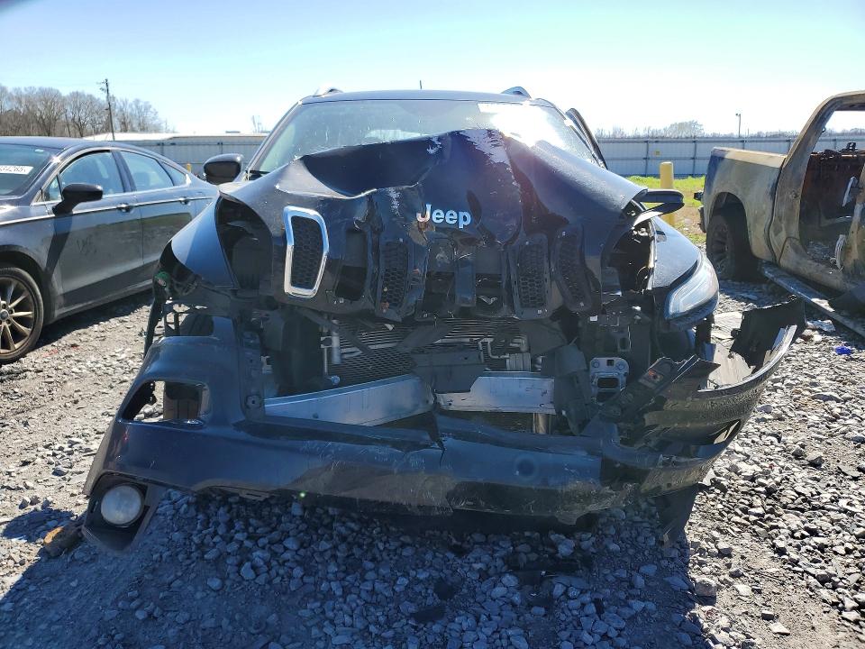 Photo 5 from auction – 2018 JEEP CHEROKEE with VIN 1C4PJLCB8JD584359