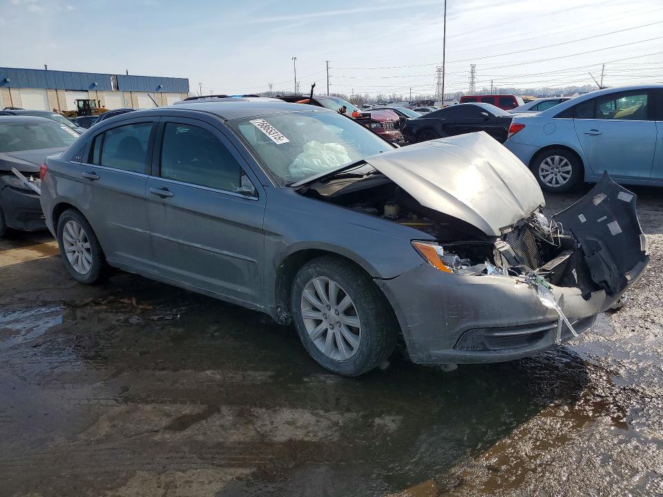 Photo 4 from auction – 2013 CHRYSLER 200 TOURIN with VIN 1C3CCBBG5DN659246