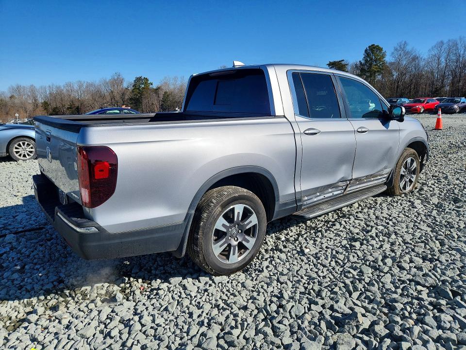 Photo 3 from auction – 2019 HONDA RIDGELINE with VIN 5FPYK3F62KB009188