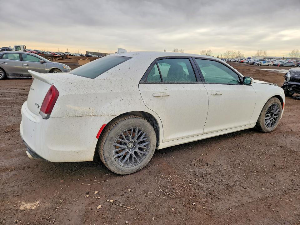 Photo 3 from auction – 2019 CHRYSLER 300 S with VIN 2C3CCABG2KH731116