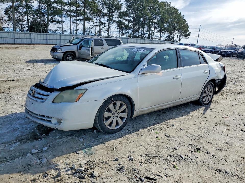 TOYOTA AVALON 2005 z numerem VIN 4T1BK36B95U006016 - Zdjęcie z aukcji