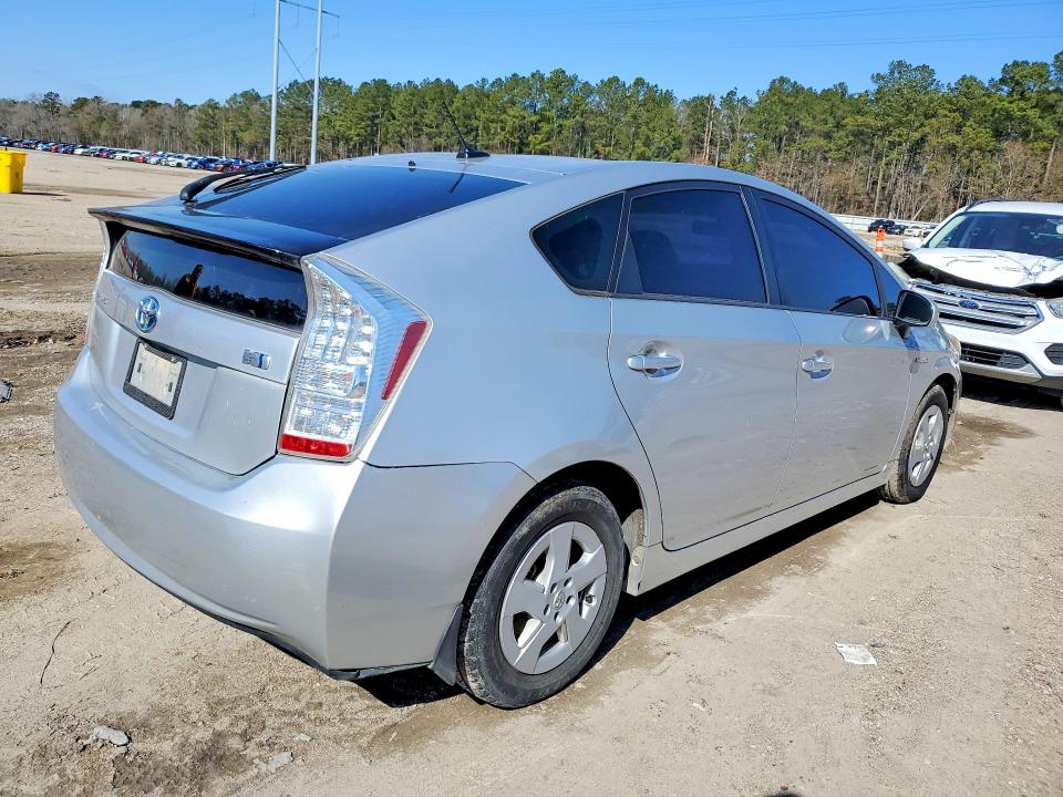 Photo 3 from auction – 2011 TOYOTA PRIUS with VIN JTDKN3DU6B1402773