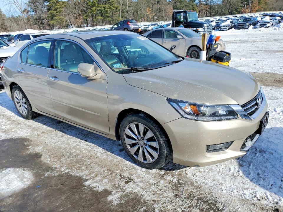 Photo 4 from auction – 2014 HONDA ACCORD with VIN 1HGCR3F89EA008697
