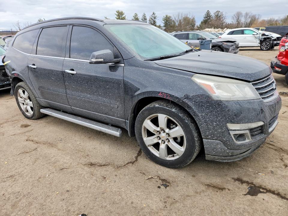 Photo 4 from auction – 2017 CHEVROLET TRAVERSE with VIN 1GNKVGKD1HJ339530