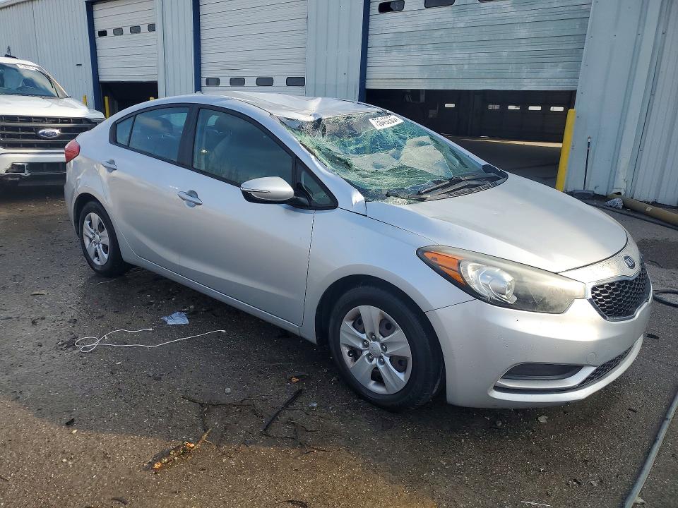 Photo 4 from auction – 2015 KIA FORTE with VIN KNAFX4A63F5427939