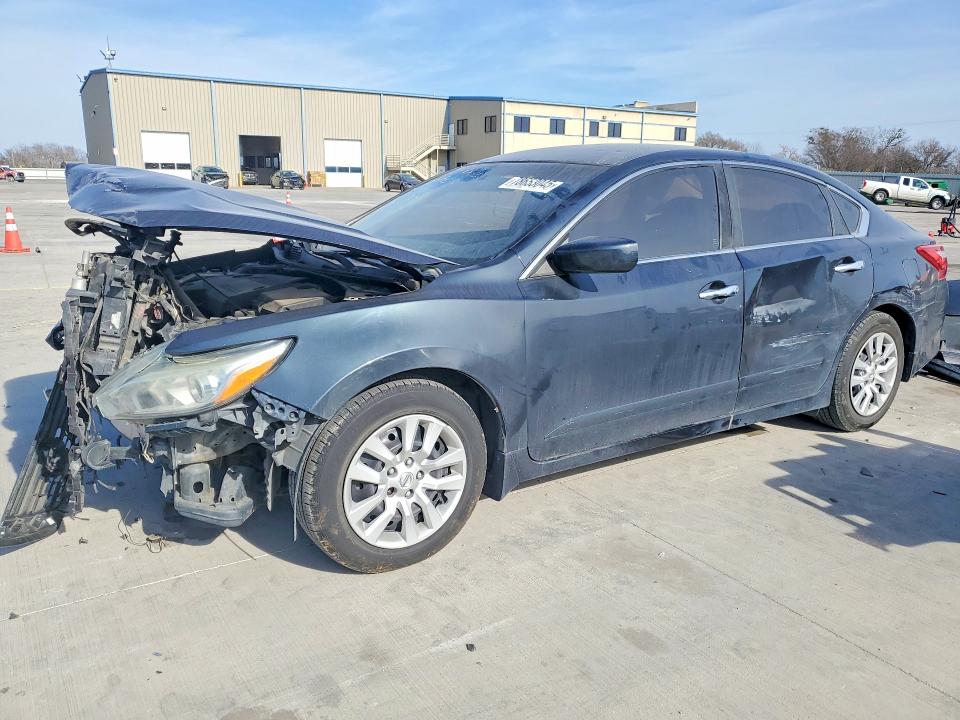 NISSAN ALTIMA 2017 с VIN 1N4AL3AP1HC139465 - Фото с аукциона