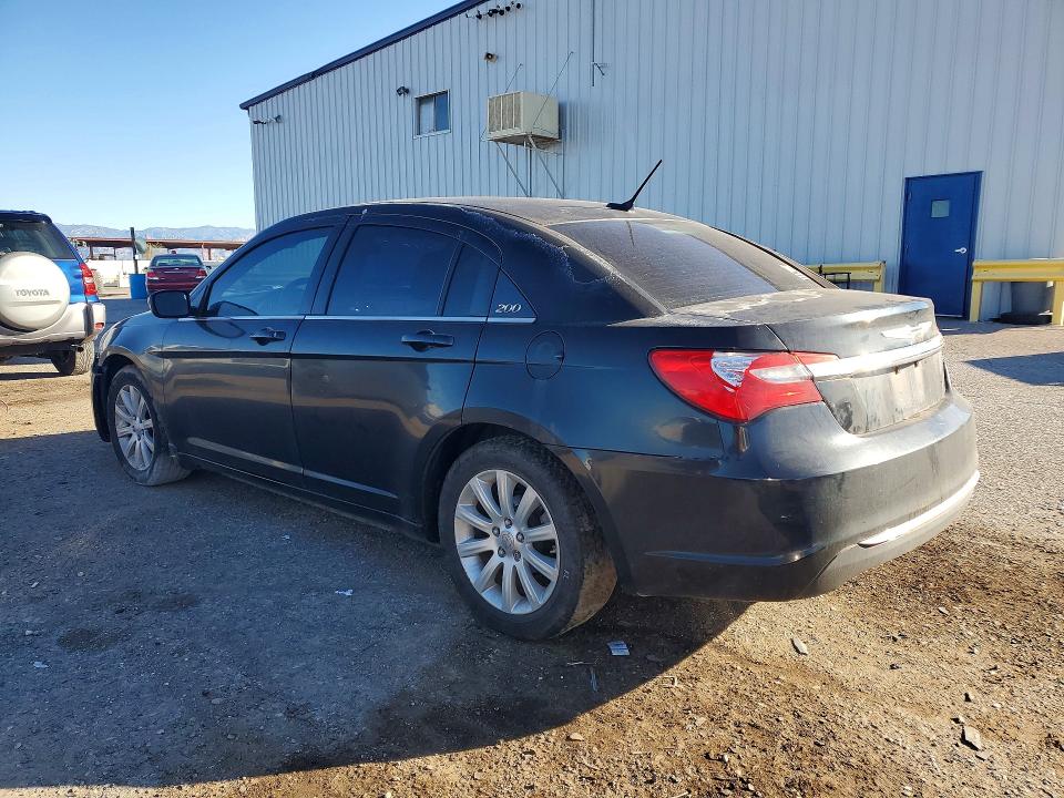 Photo 2 from auction – 2013 CHRYSLER 200 with VIN 1C3CCBBB4DN695210
